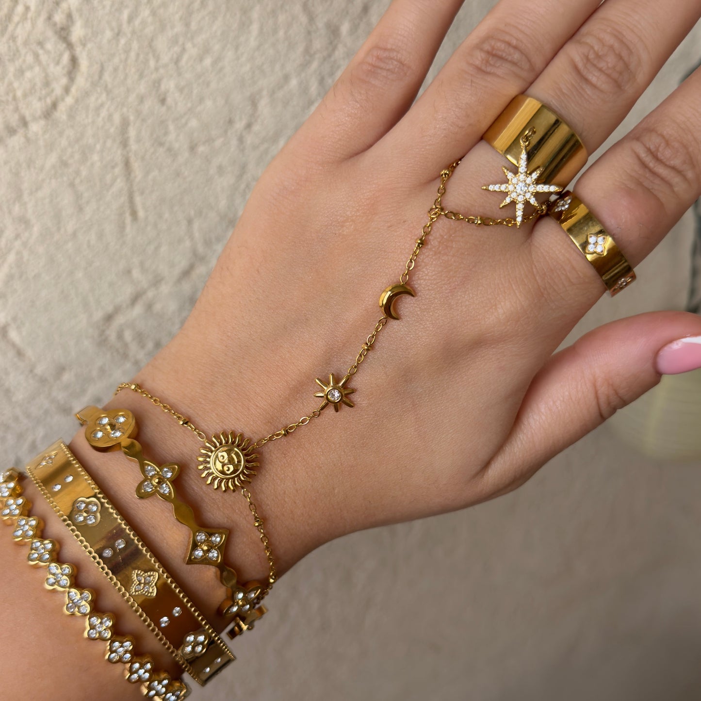 Aurelia Hand chain
